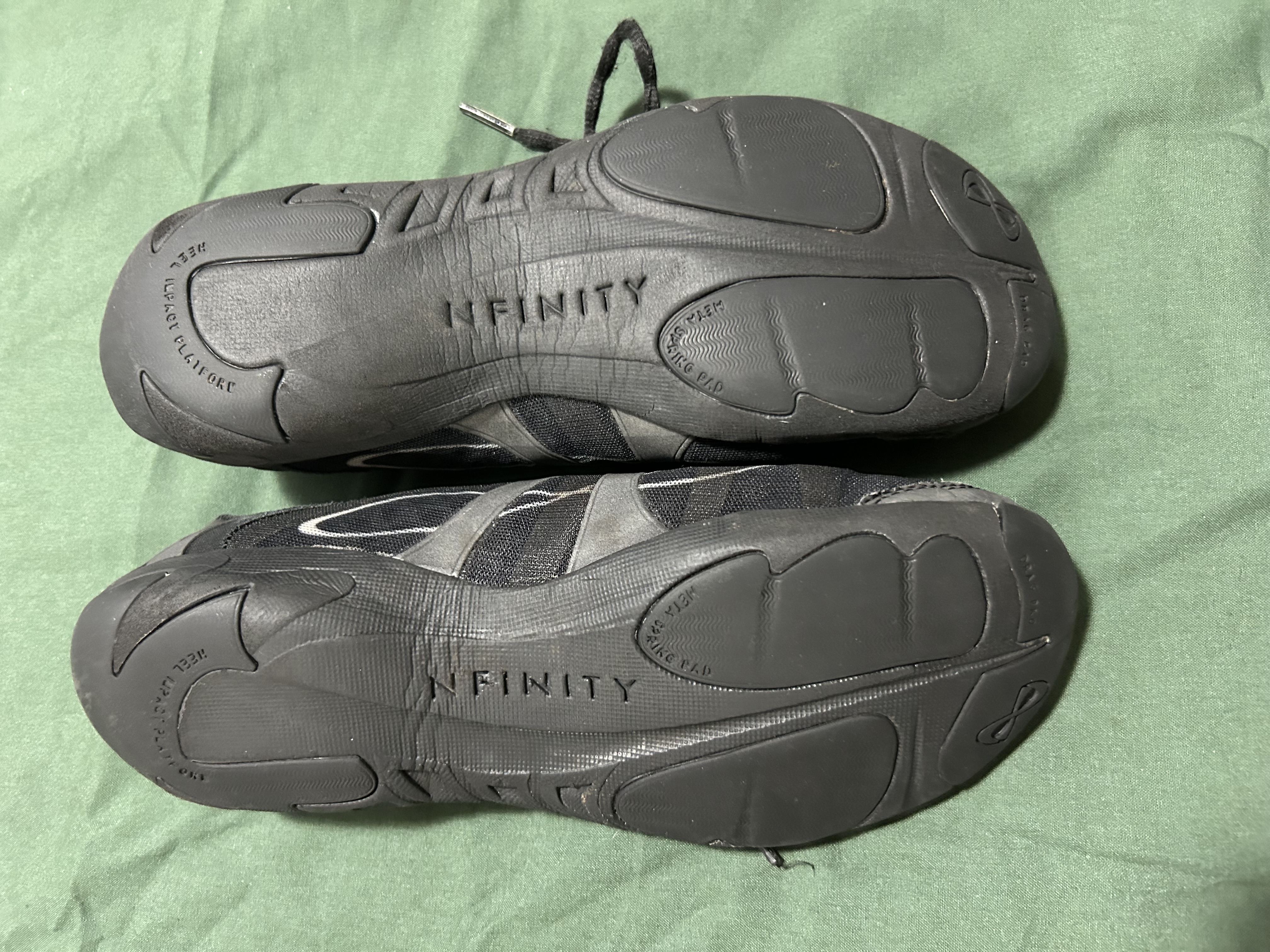 Black Nfinity vengeance size 4