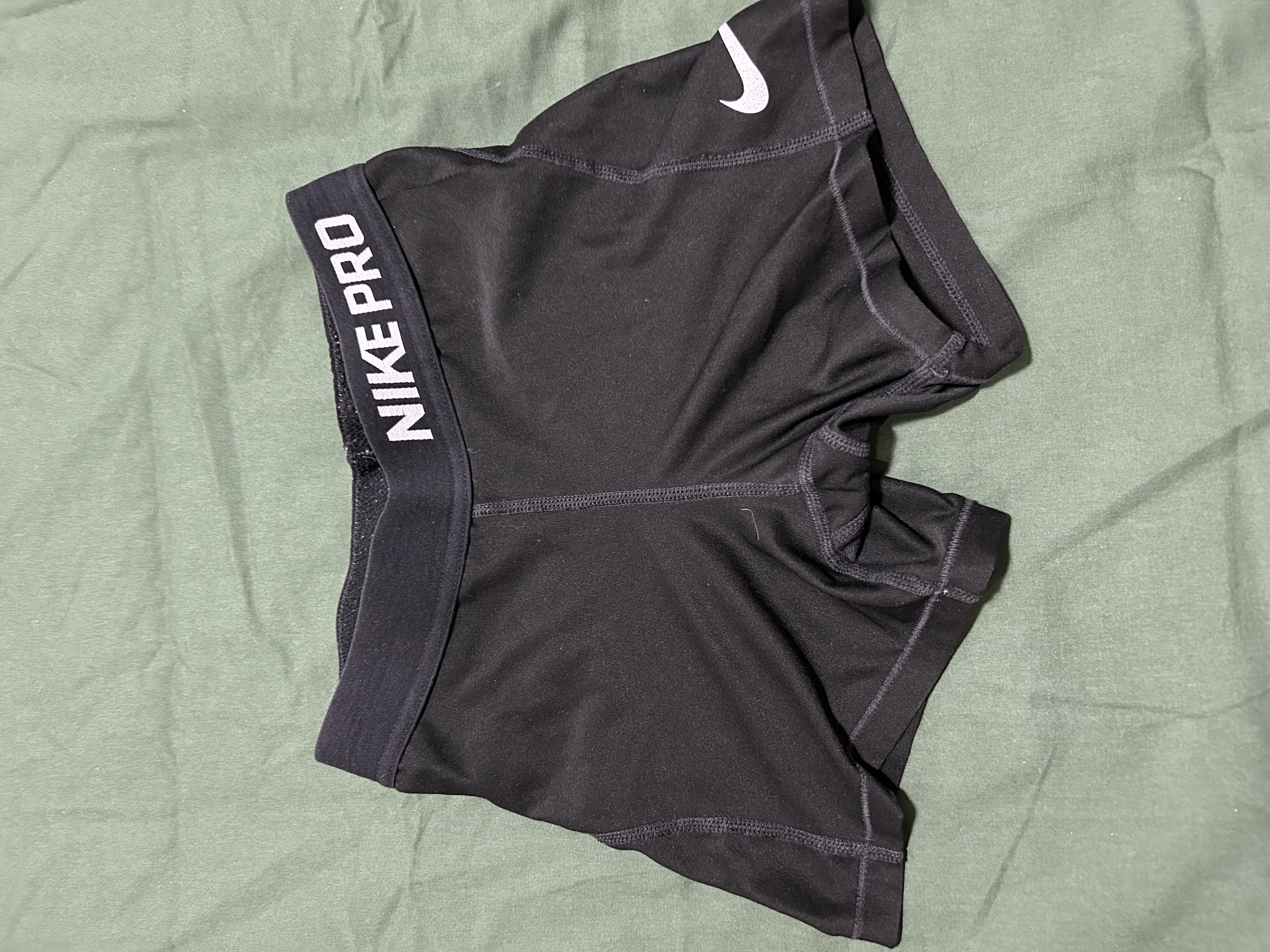 Black Nike pros XS